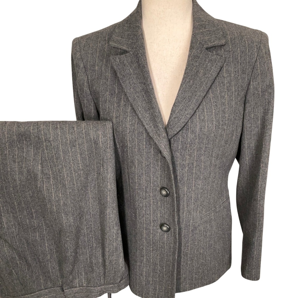 Kasper Pinstripe Pant Suit Women 8P Gray Pinstripe Corporate Business Flannel
